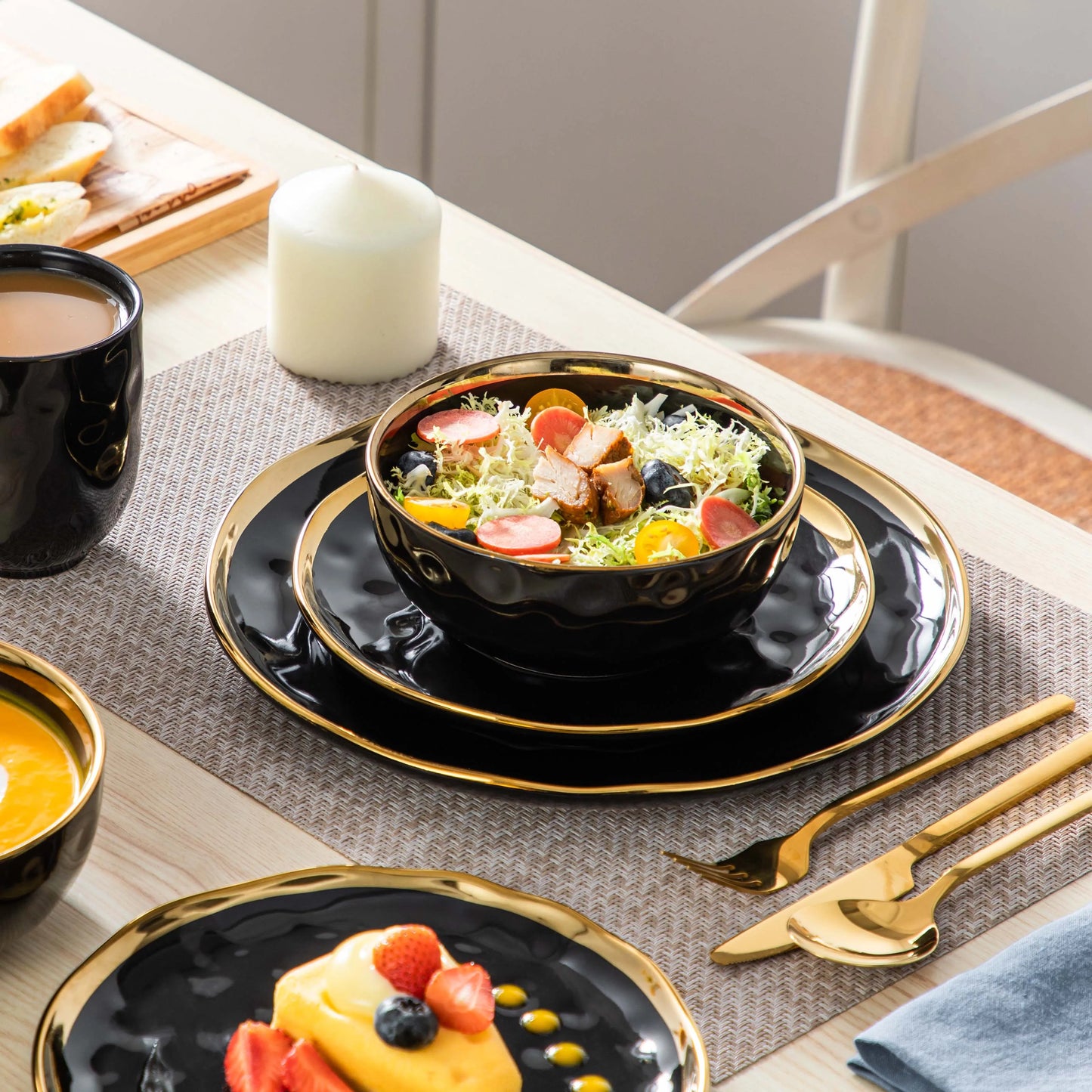 MALACASA Porcelain Dinnerware Set With Elegant Trim For Dining